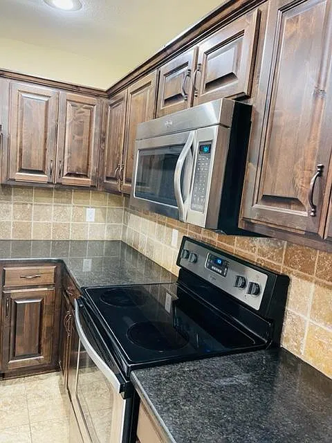 3 bed, 1375 sqft, $1,550 — Photo 4