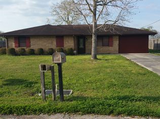 214 Country Village Dr, Raceland, LA 70394