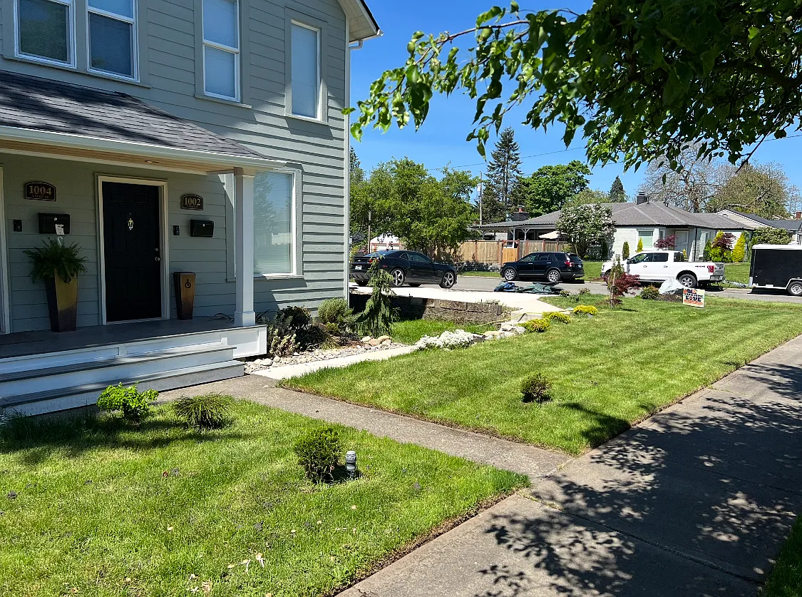 2 bed, 835 sqft, $1,700 — Photo 2