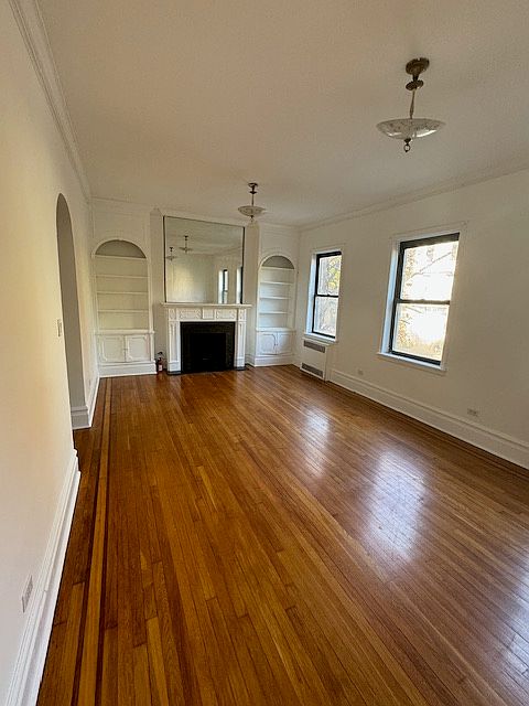 1st image of 573 Leonard St #2