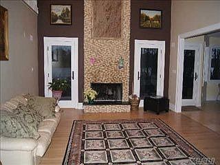2nd image of 7 Lilypond Ln