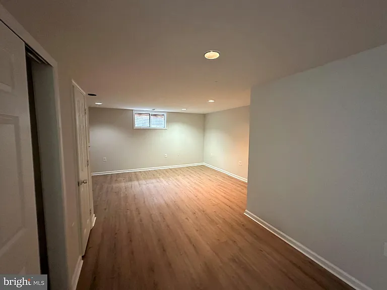 7822 Brookview Ct — Photo 25