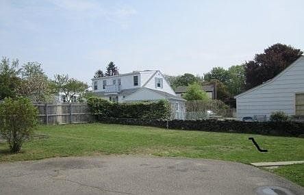2nd image of 124 Bliss Rd