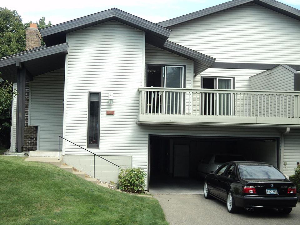 Large Deck off Dinning room and Master Bedroom