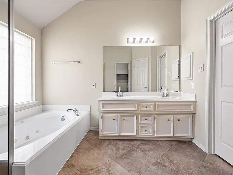 2822 Lakecrest Forest Dr — Photo 21