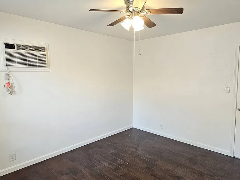 843 N El Molino Ave — Photo 11
