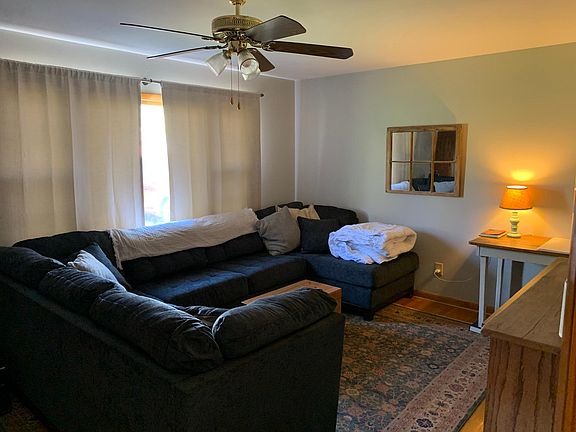 3rd image of 18 Mountain View Dr