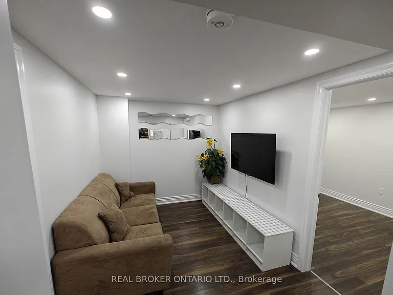 47 Rotary Dr — Photo 22