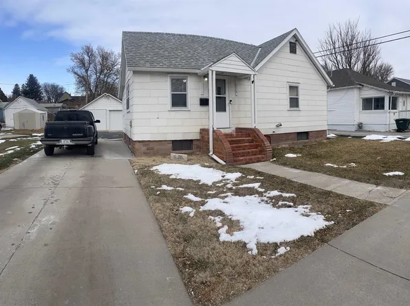 614 18th St, Gothenburg, NE 69138
