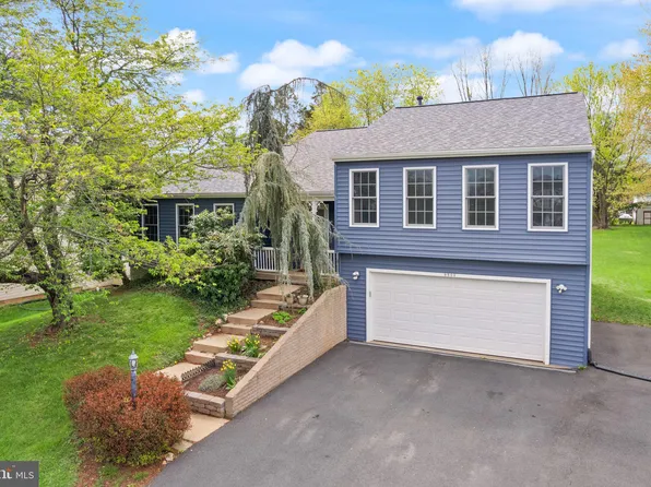 9509 Country Roads Ln, Manassas, VA 20112