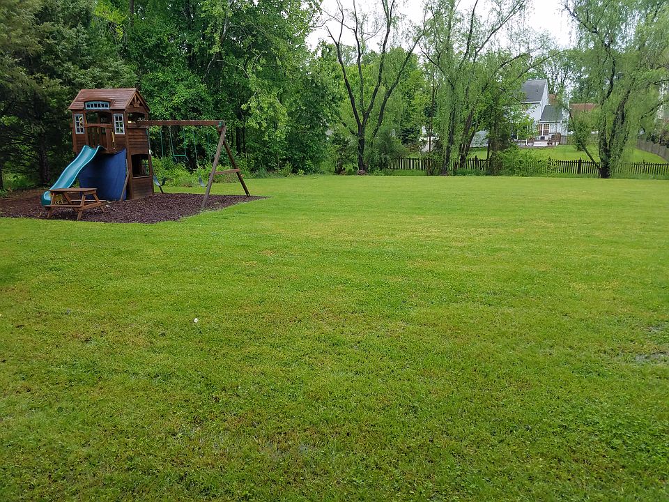 1st image of 469 Devon Dr