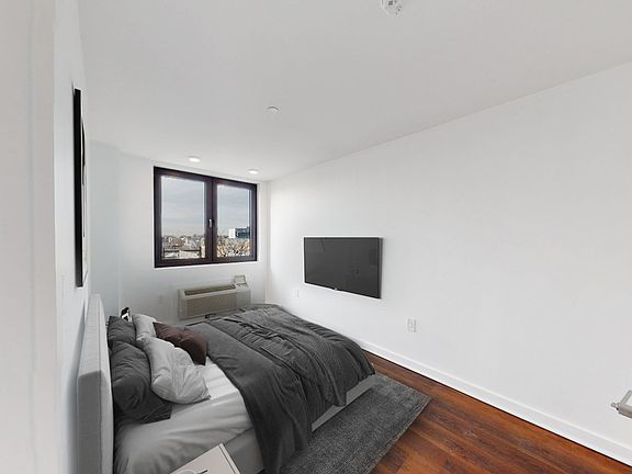 4th image of 874 Willoughby Ave #707