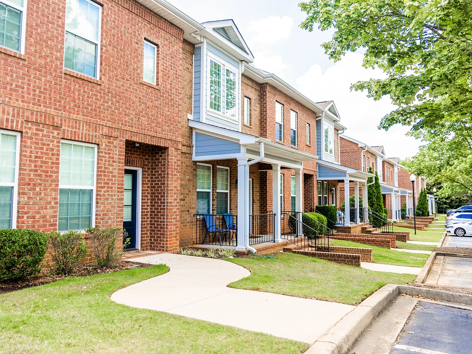 314 South: 2 Bedroom/2.5 Bath Townhome (One-Month Free w/ 13-Month Lease) — Photo 2