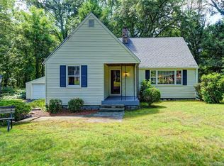 19 Stevens St, Avon, CT 06001