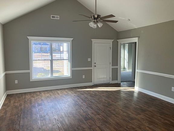 4th image of 5243 Castlewood Dr