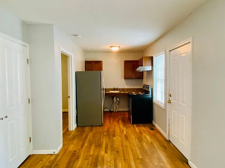 2502 P Street — Photo 9