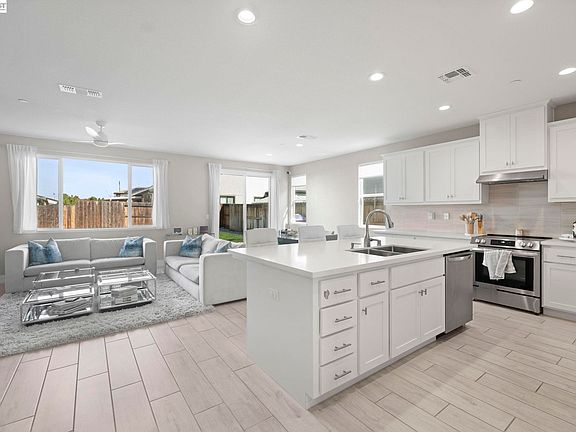 2nd image of 1605 Radiance Ln