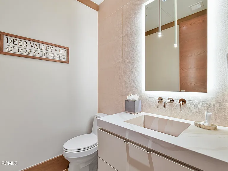 8680 Empire Club Dr — Photo 10