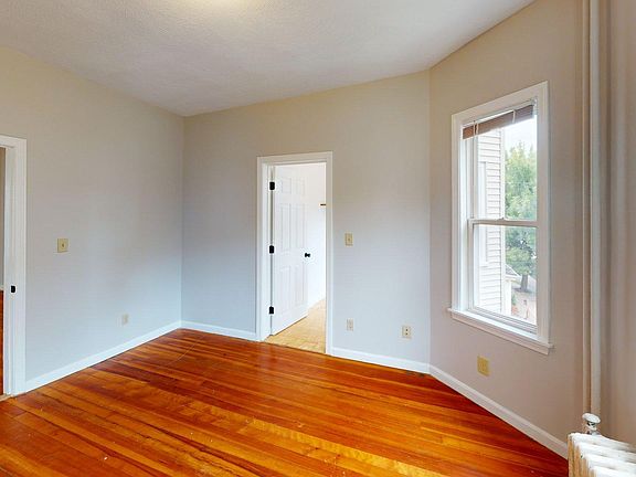 4th image of 52 Sumner St APT 3