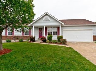 813 Lakeside Manor Dr, O'Fallon, MO 63366
