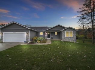 5177 Stone River Rd, Jackson, MI 49201