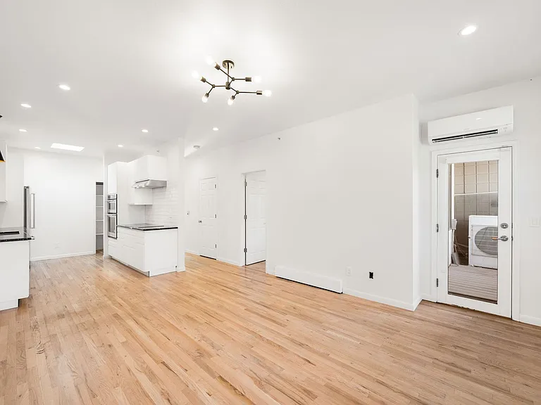 1715 15th St #5 — Photo 1