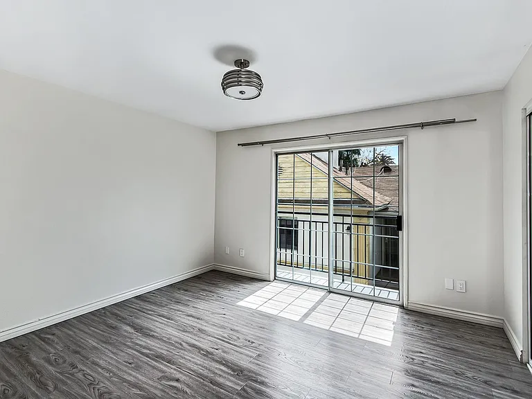 1817 Garfield Pl — Photo 18