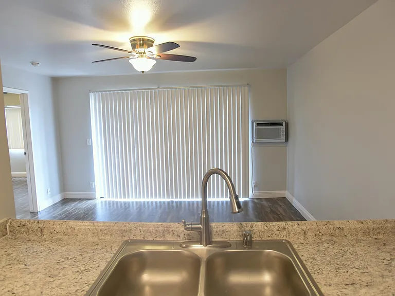 Sunset Terrace — Photo 4