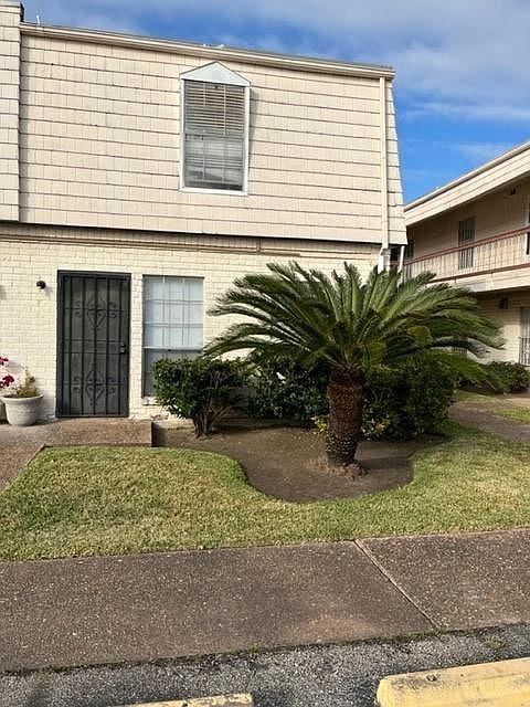 1st image of 6201 Ranchester Dr APT 11