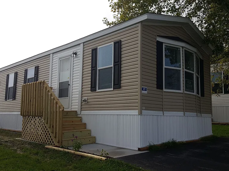 Five Seasons Davenport — Photo 8