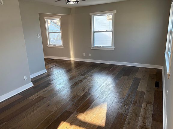 4th image of 2059 E Columbia St
