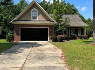 144 Blue Pine Dr, Spring Lake, NC 28390