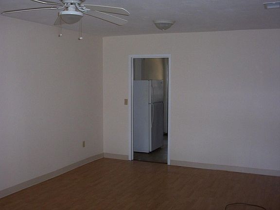 5th image of 13 Salem Ct