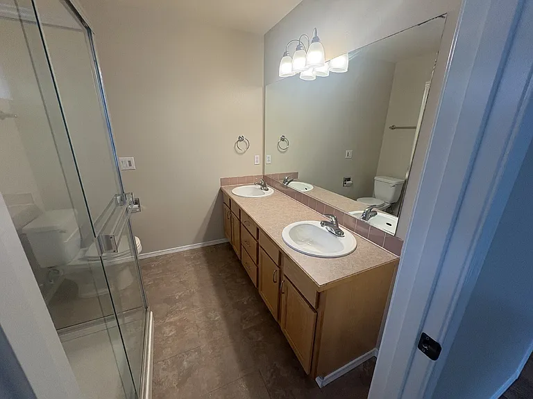 12549 Roosevelt Way NE #4 — Photo 18