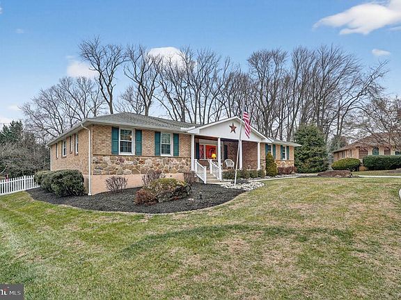 2nd image of 2816 Landon Dr