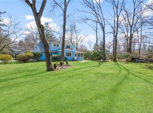 121 N Hampton Dr, White Plains, NY 10603