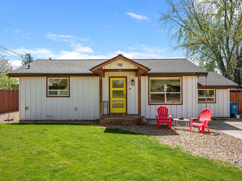 1st image of 992 NE Ochoco Ave