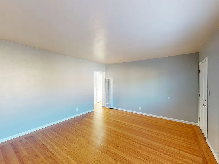 22815 Grand St — Photo 2