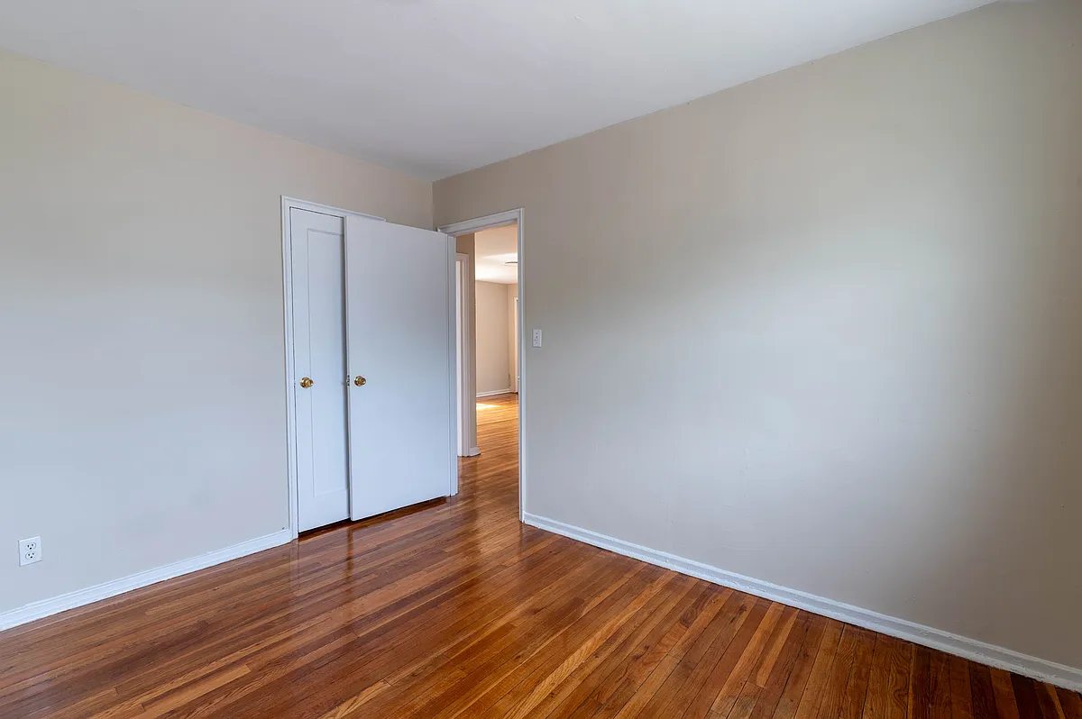 Building Photo - 31B 16th Ave #B