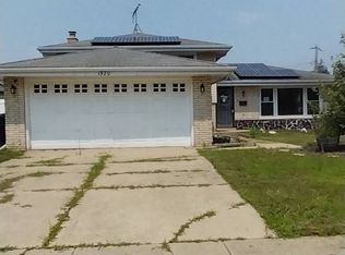 1320 E 169th Pl, South Holland, IL 60473