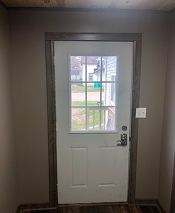 3rd image of 104 Redwood Ct