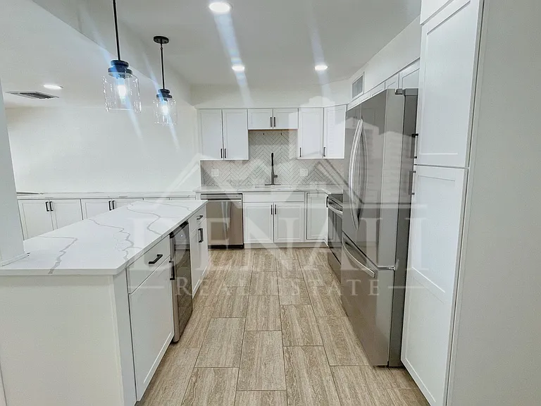 2401 E Meadowbrook Ave — Photo 9