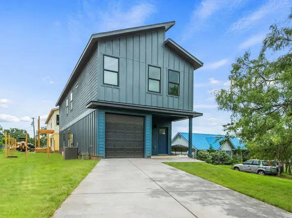 4101 Mountain View Dr, Kingsland, TX 78639