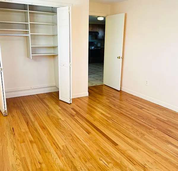 241 Huxley Ave #2 — Photo 6