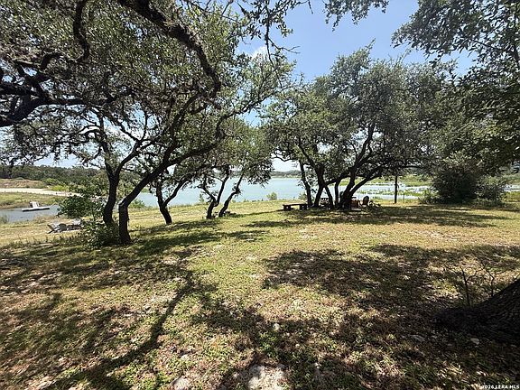 5th image of 265 OAK HIDEAWAY DR