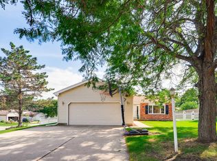 317 Exmoor Dr, Streamwood, IL