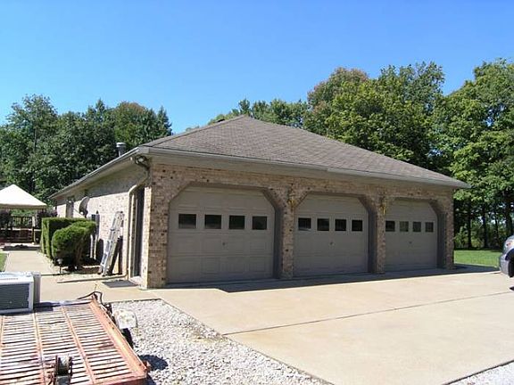 Large 3 Car Garage