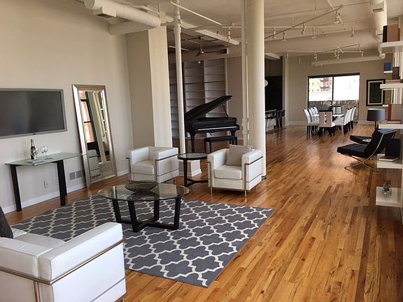 5th image of 1020 S Wabash Ave