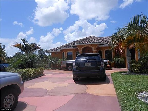 2nd image of 1201 Camellia Ave