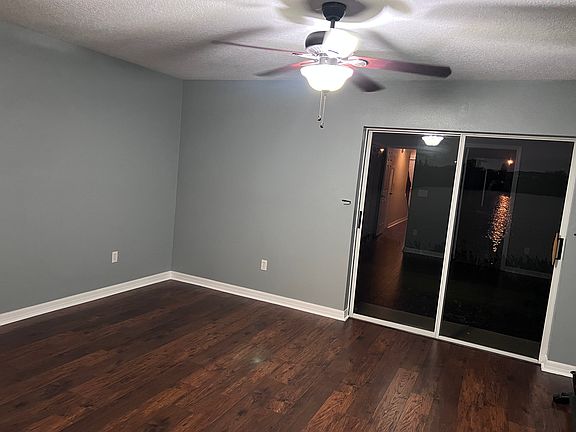 3rd image of 2429 Lexington Oak Dr